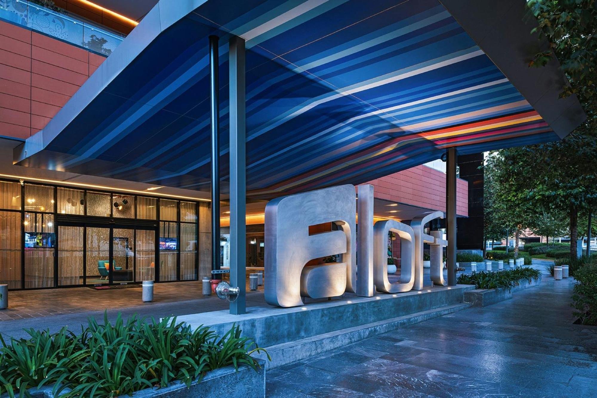 ホテル Aloft Guadalajara Sur Santa Anita  エクステリア 写真