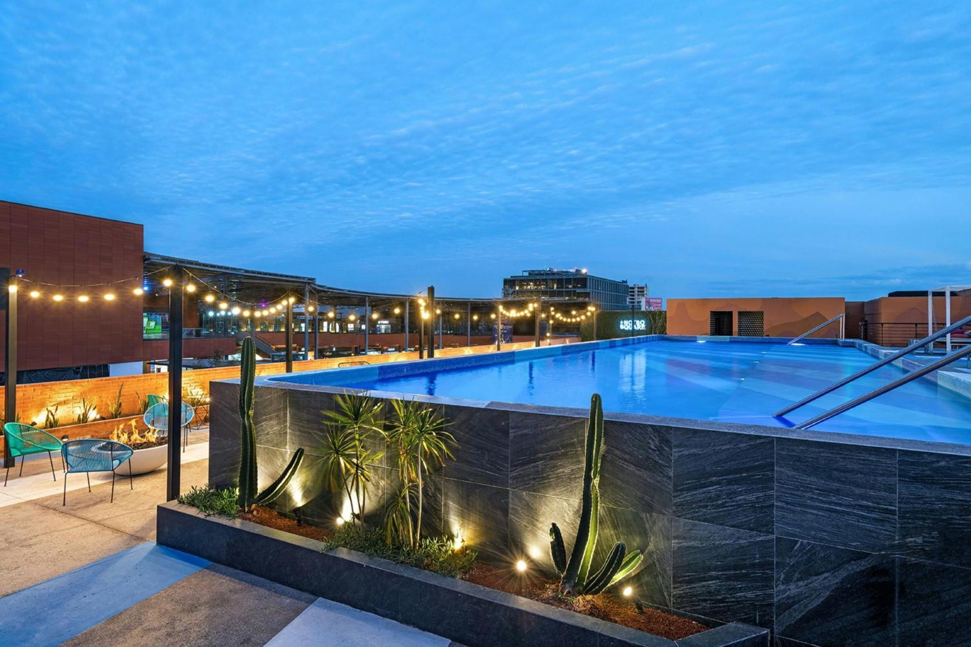 ホテル Aloft Guadalajara Sur Santa Anita  エクステリア 写真