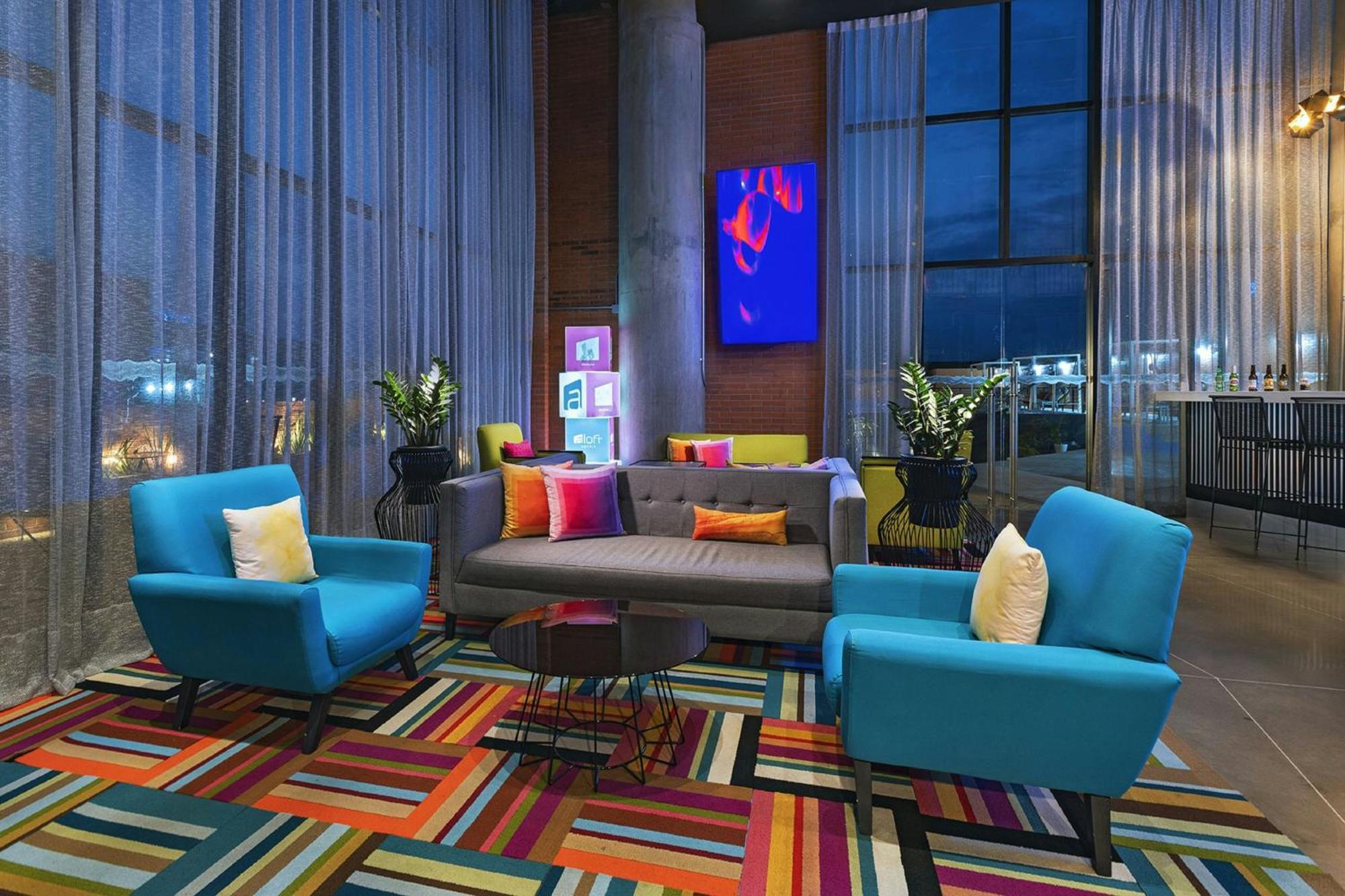 ホテル Aloft Guadalajara Sur Santa Anita  エクステリア 写真